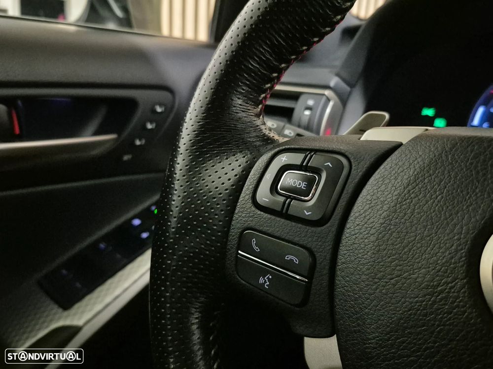 Lexus IS 200 t SPORT - 19