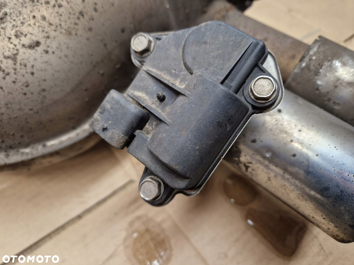BMW F30 330e WYDECH KOMPLETNY TŁUMIK HYBRYDA 8623286 8623285 - 3