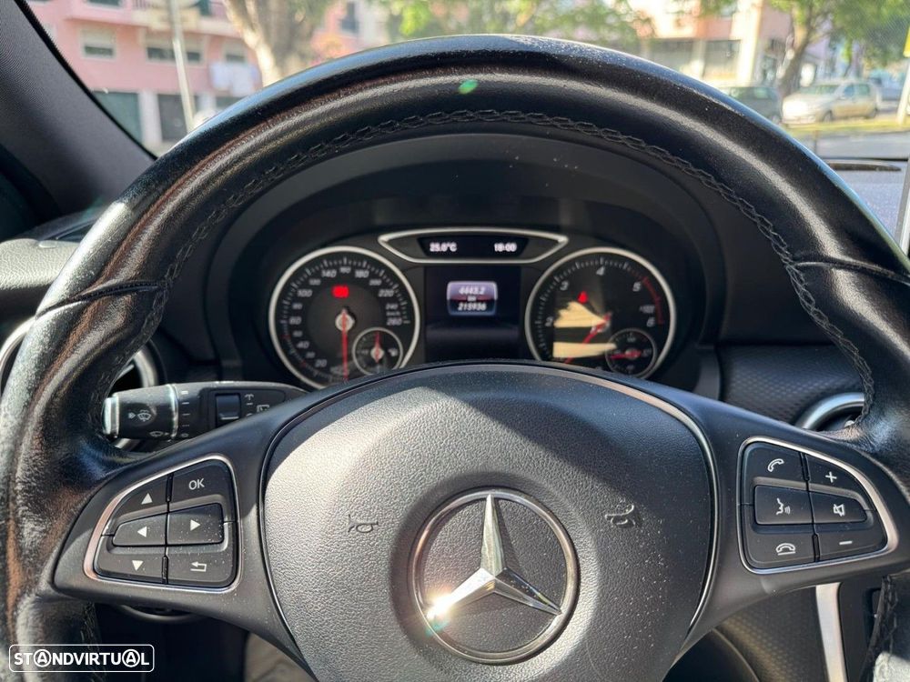 Mercedes-Benz A 180 d Urban - 11