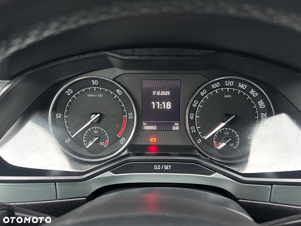 Skoda Superb 1.6 TDI GreenLine - 40