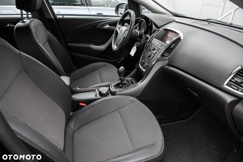 Opel Astra 1.6 Turbo Cosmo - 22