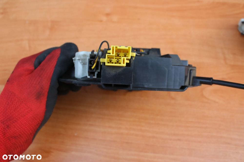 ZAMEK KLAPY BAGAŻNIKA MECHANIZM OPEL VECTRA C SEDAN 09180104, 99906665, 9180101 - 6