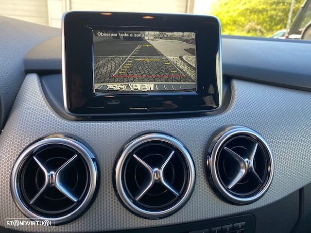 Mercedes-Benz B 180 d AMG Line - 10