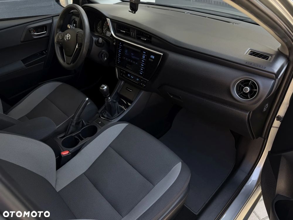 Toyota Auris - 8
