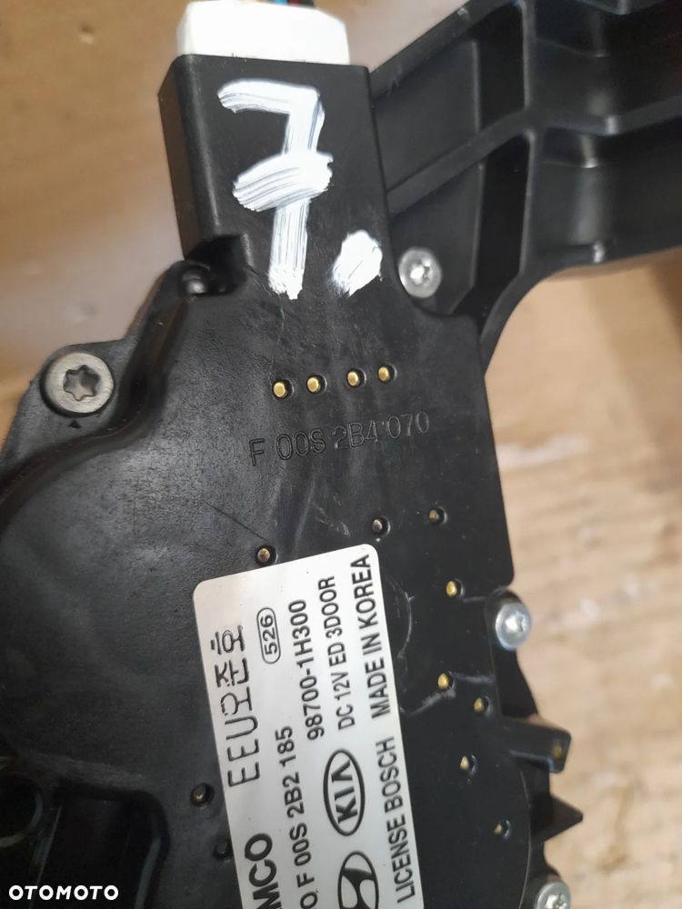 SILNICZEK WYCIERACZKI TYŁ HYUNDAI / KIA nr 98700-1H300 - 4