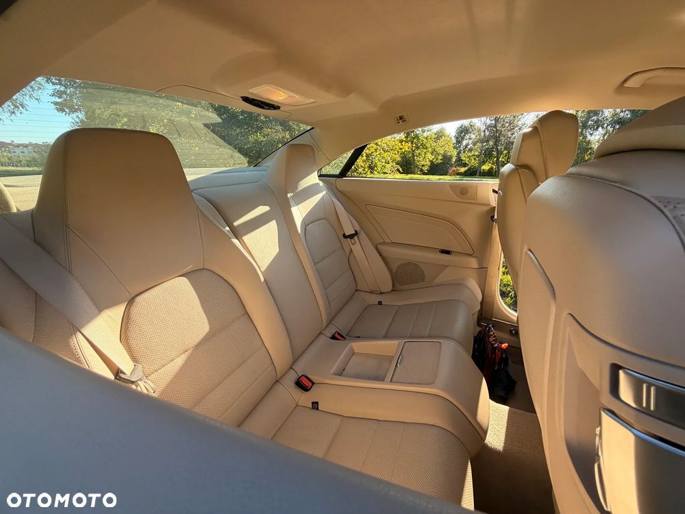 Mercedes-Benz Klasa E 250 7G-TRONIC Sport Edition - 16