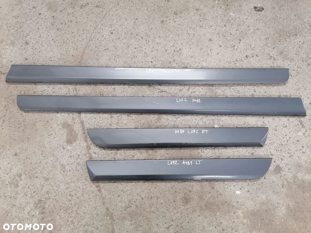Listwa Dolna Drzwi LX7Z Lewa/Prawa Przód Audi A4 B7 - 1