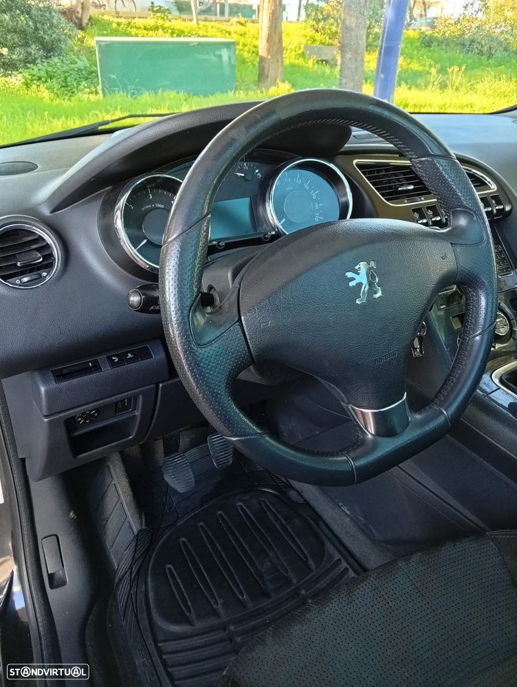 Peugeot 3008 1.6 HDi Allure J18 - 18
