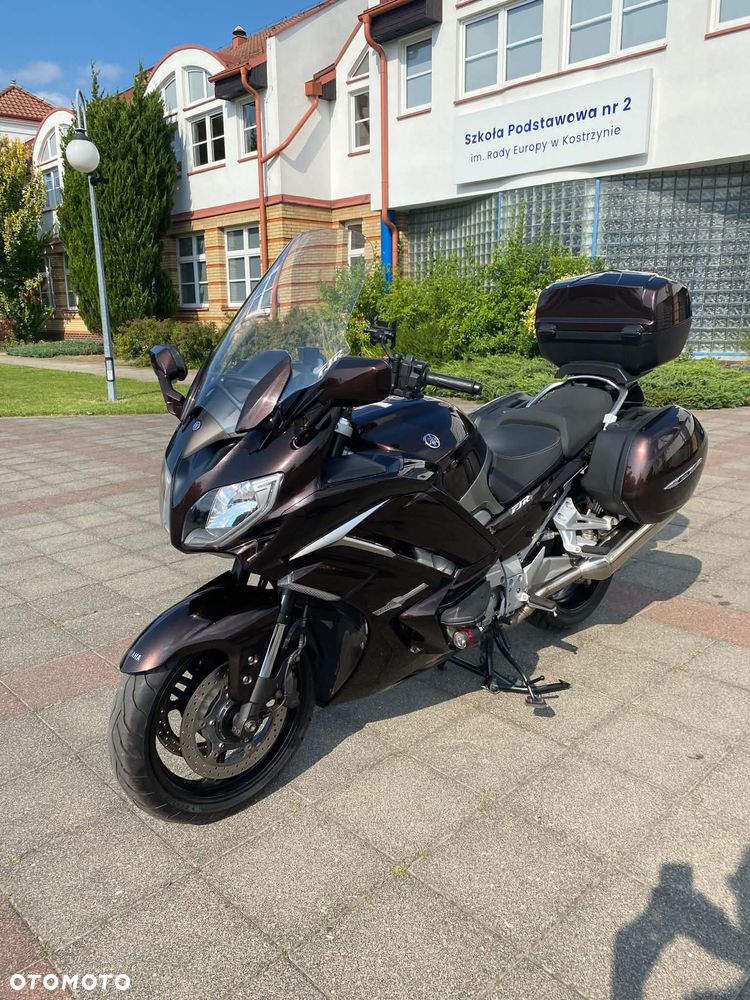 Yamaha FJR - 8