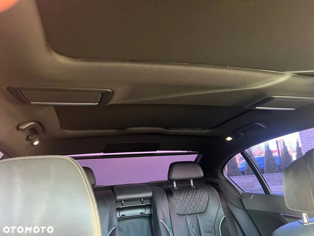 BMW Seria 7 750Li xDrive sport - 12