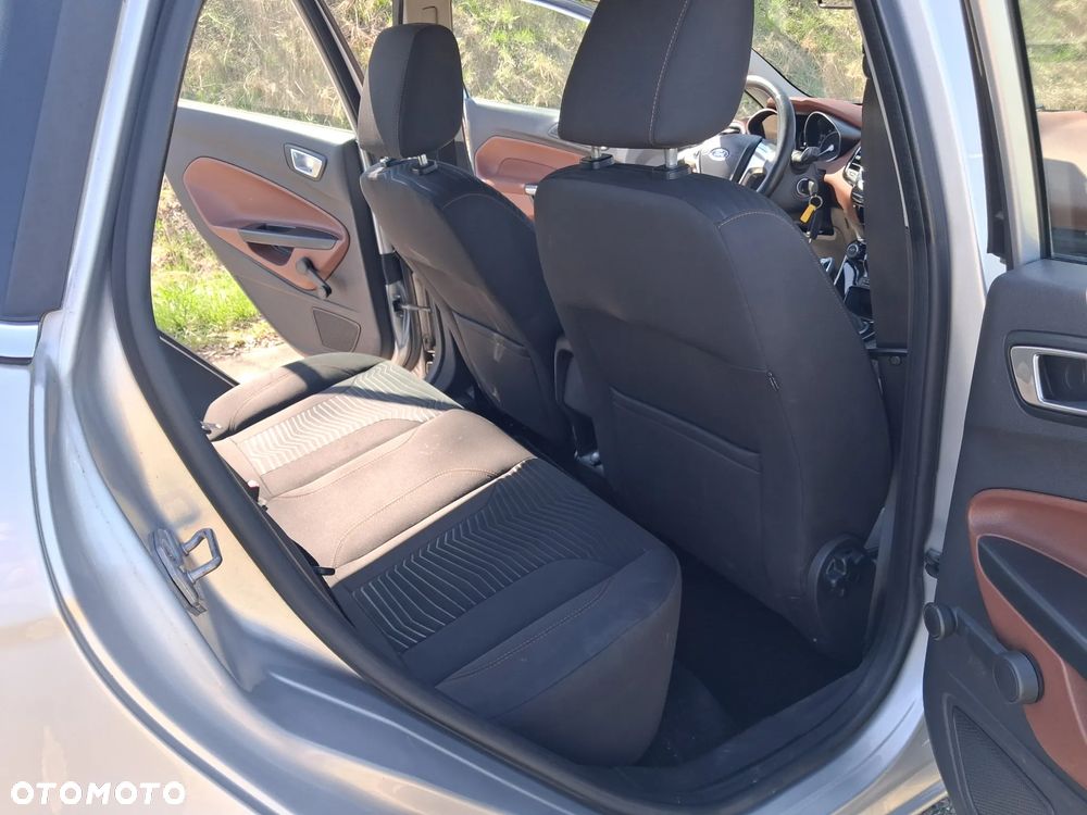 Ford Fiesta 1.5 TDCi Ambiente - 16