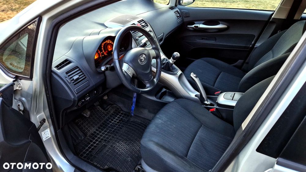 Toyota Auris 1.6 Sol - 12