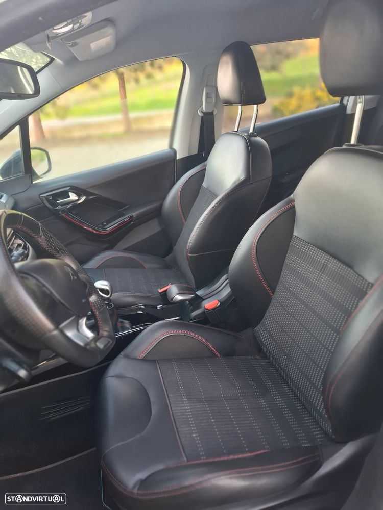 Peugeot 2008 1.6 BlueHDi GT Line - 10