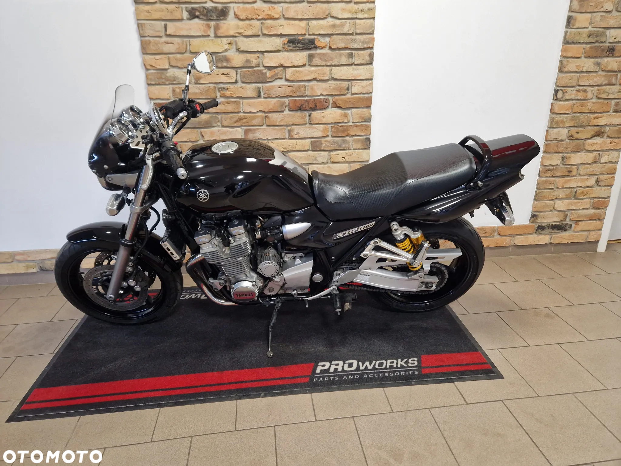 Yamaha XJR - 11