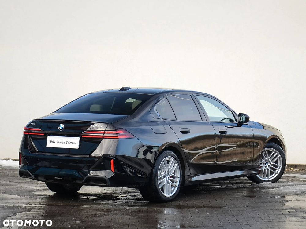 BMW Seria 5 540d xDrive mHEV - 3