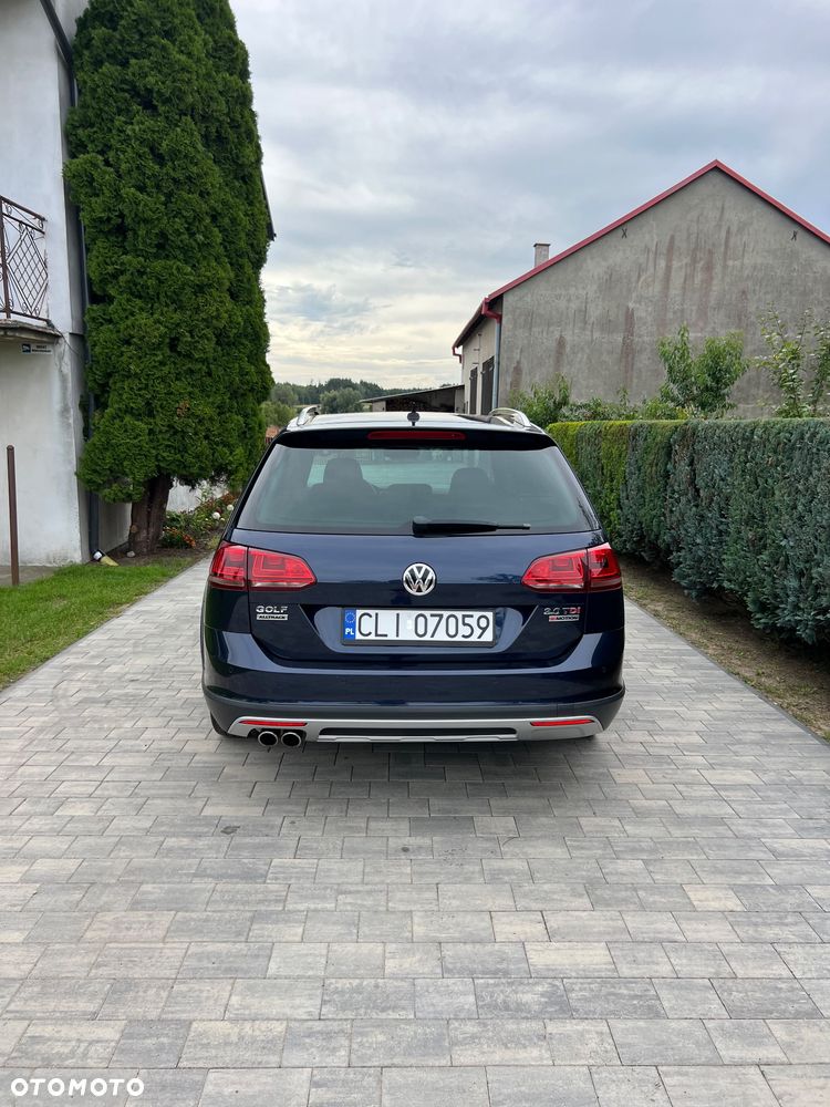 Volkswagen Golf - 6