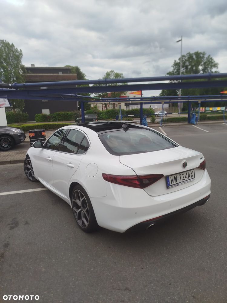 Alfa Romeo Giulia - 7