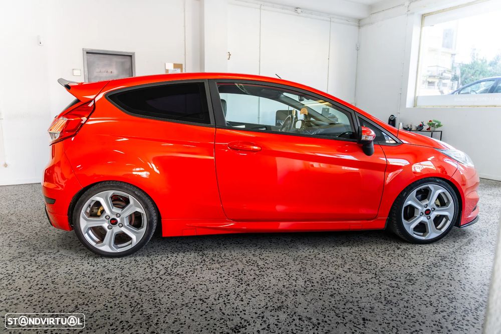 Ford Fiesta 1.6 T ST - 4