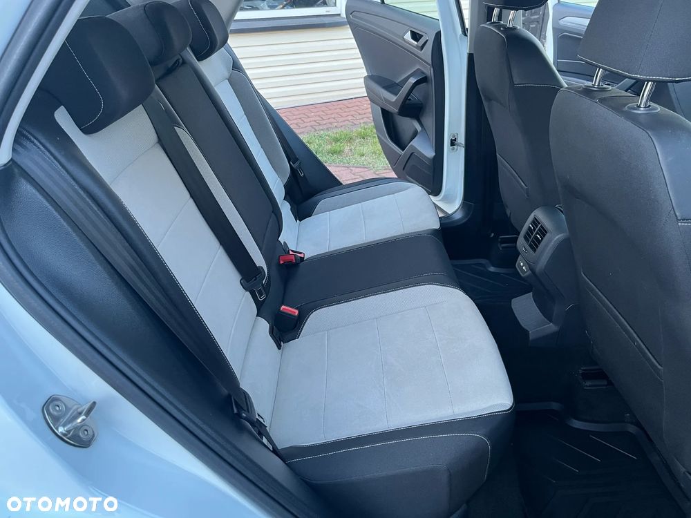 Volkswagen T-Roc 1.5 TSI Style - 21