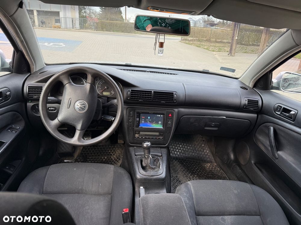 Volkswagen Passat 1.9 TDI Comfortline - 10