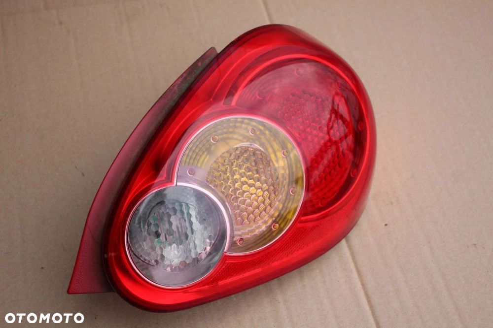 Lampa prawa PRAWY TYŁ oryginalna TOYOTA AYGO I 81550-0H020 - 3