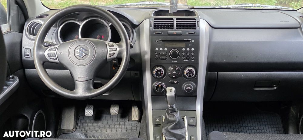 Suzuki Grand Vitara 1.9 DDiS Comfort - 9