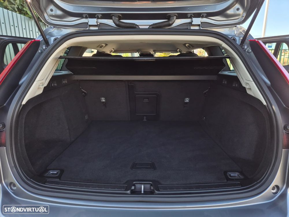 Volvo V60 2.0 D3 Momentum Plus - 9
