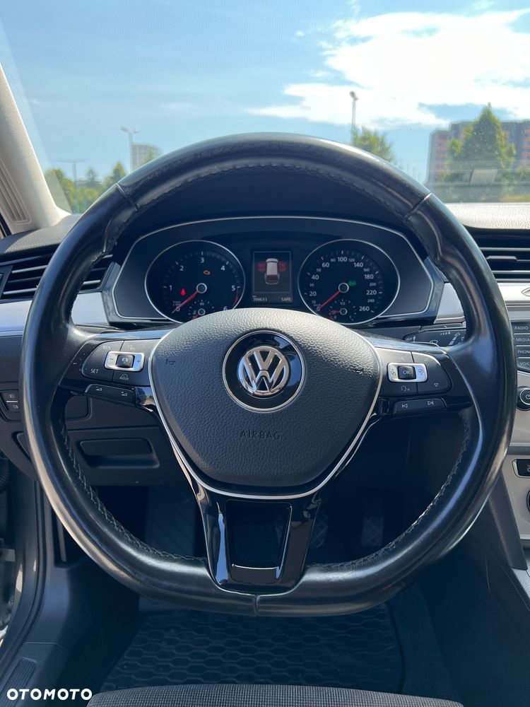 Volkswagen Passat Variant 2.0 TDI DSG (BlueMotion Technology) Comfortline - 11