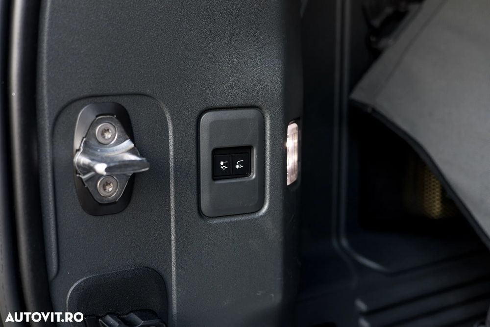 Land Rover Defender 110 3.0D 300 MHEV Hard Top SE - 15