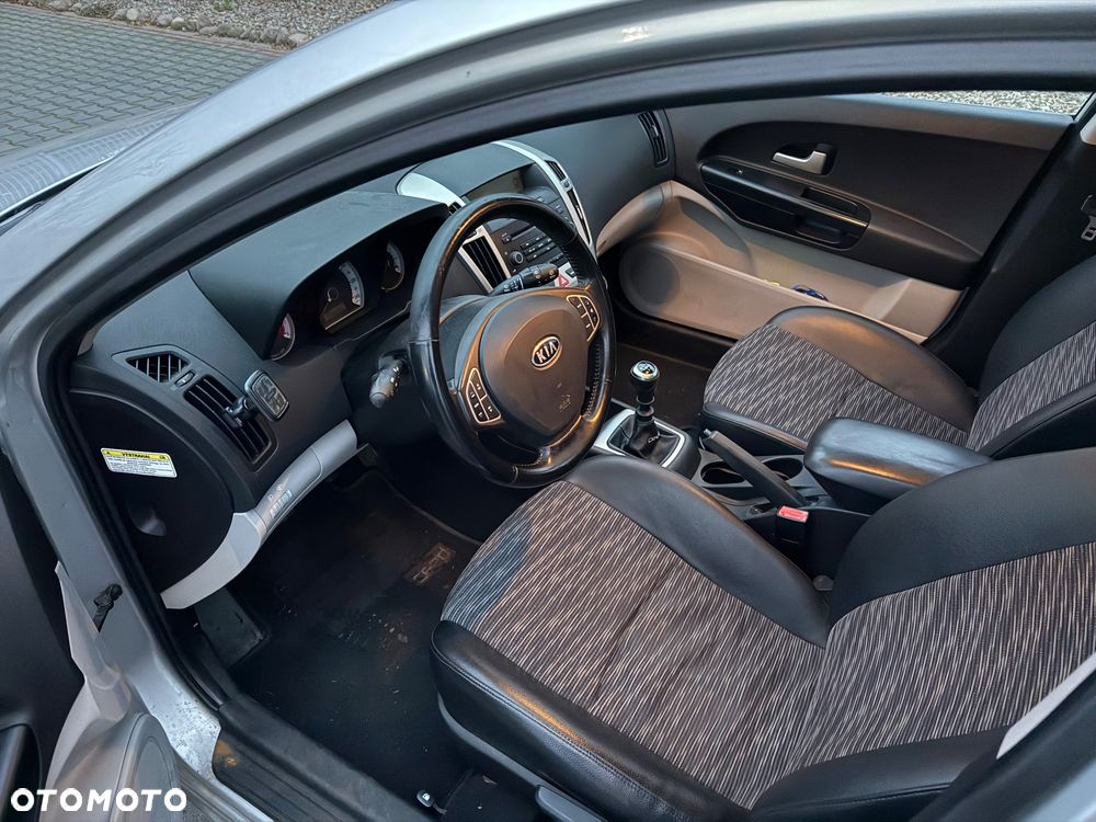 Kia Ceed 1.4 Comfort + - 6