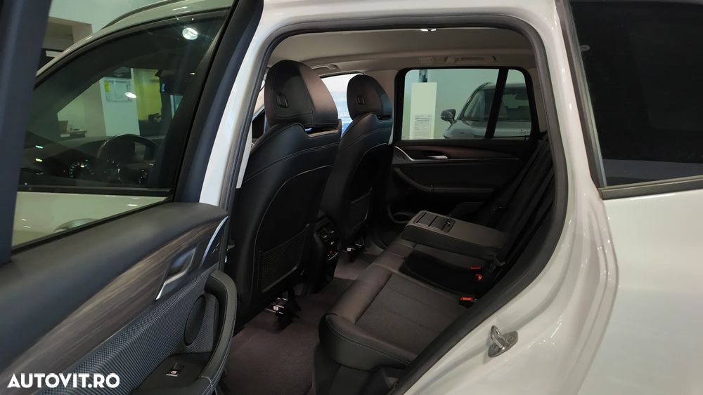 BMW X3 xDrive20i AT Advantage - 31