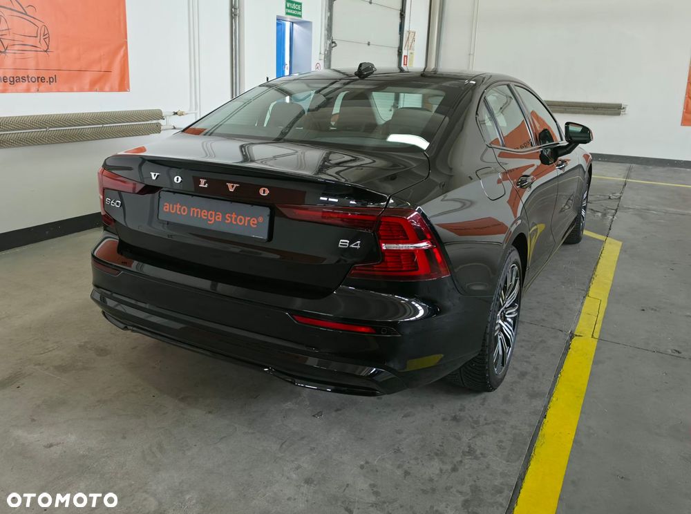 Volvo S60 B4 B DKG Plus Dark - 4