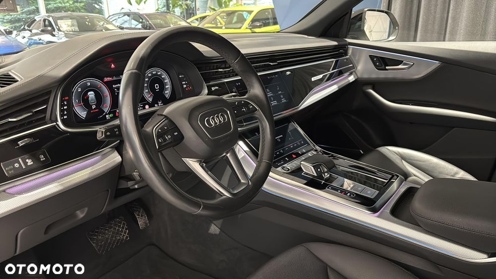 Audi Q8 - 9