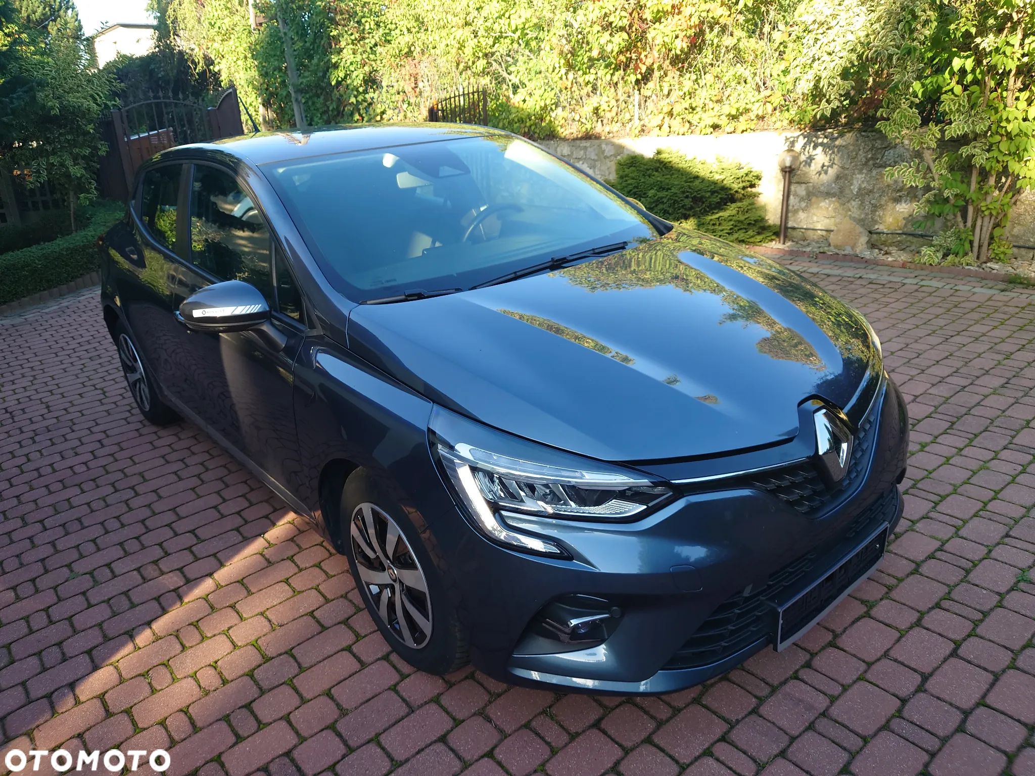 Renault Clio 1.0 TCe Intens - 1