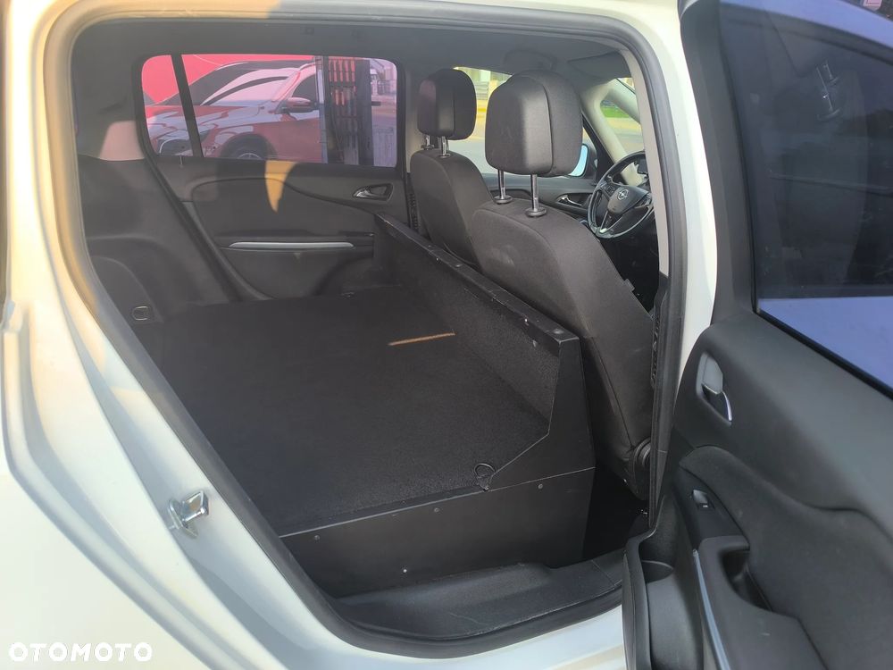 Opel Zafira - 16