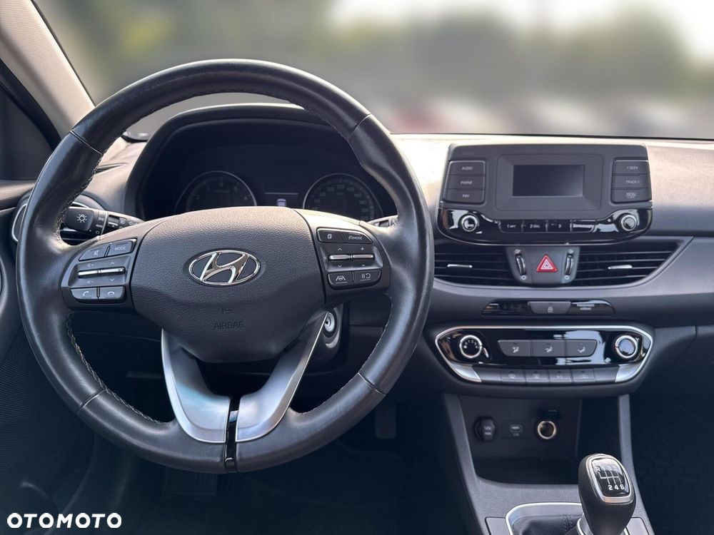 Hyundai i30 1.5 DPI Classic + - 14