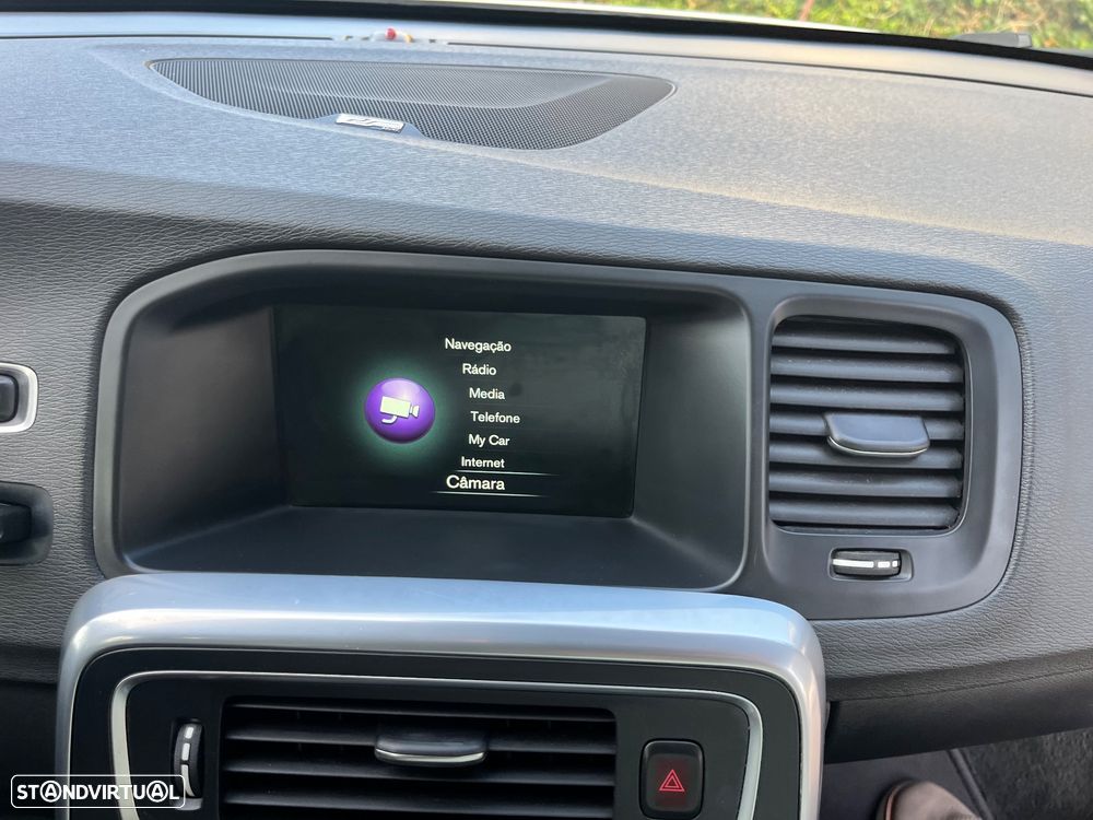 Volvo V60 D6 Plug-In-Hybrid AWD Geartronic Pure Limited - 32