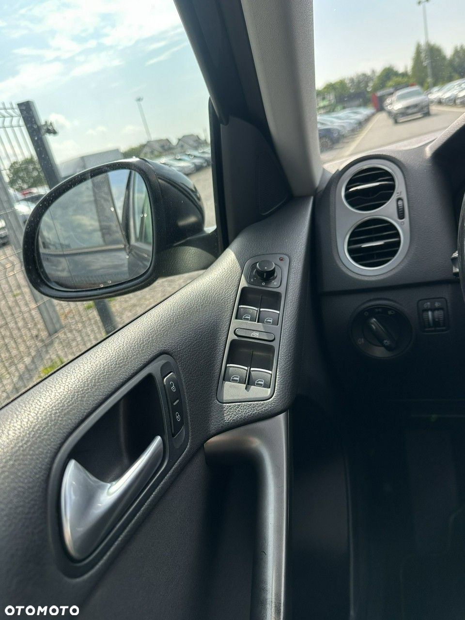 Volkswagen Tiguan - 19