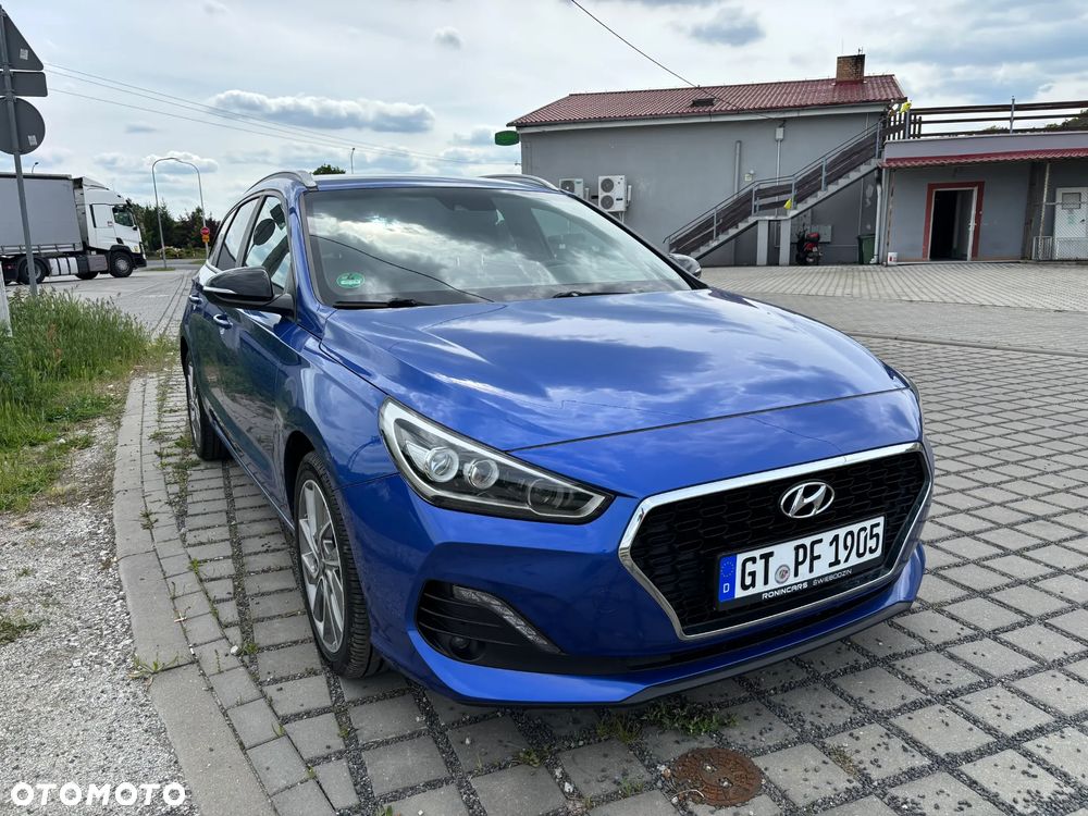 Hyundai i30 blue Kombi 1.6 CRDi Passion - 18