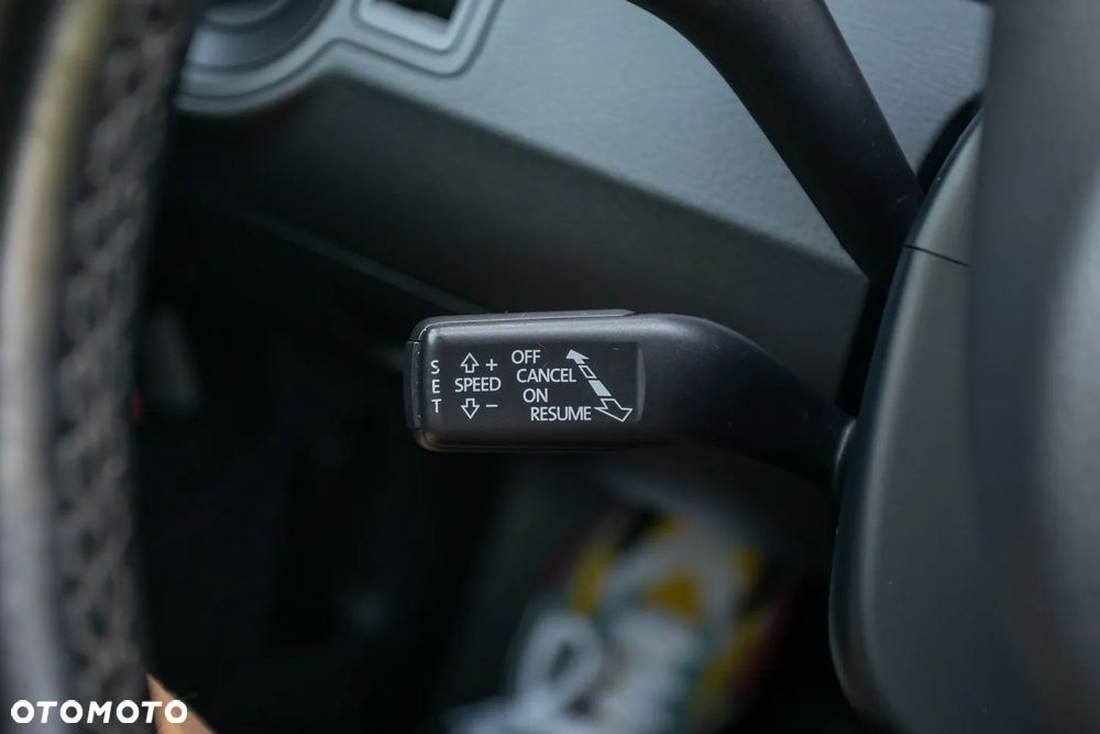 Volkswagen Passat 2.0 TDI Highline - 34