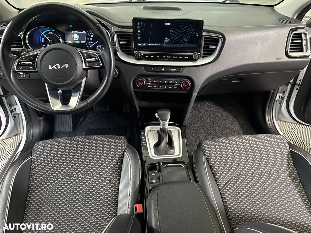 Kia XCeed - 10
