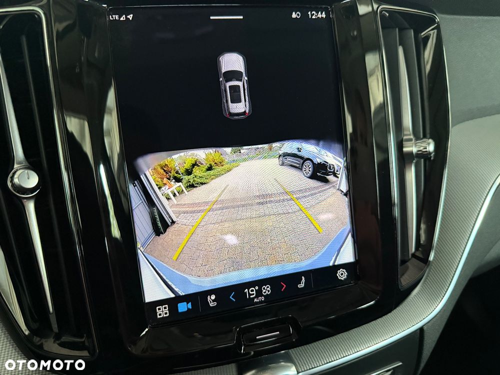 Volvo XC 60 B4 D Ultimate Dark - 36