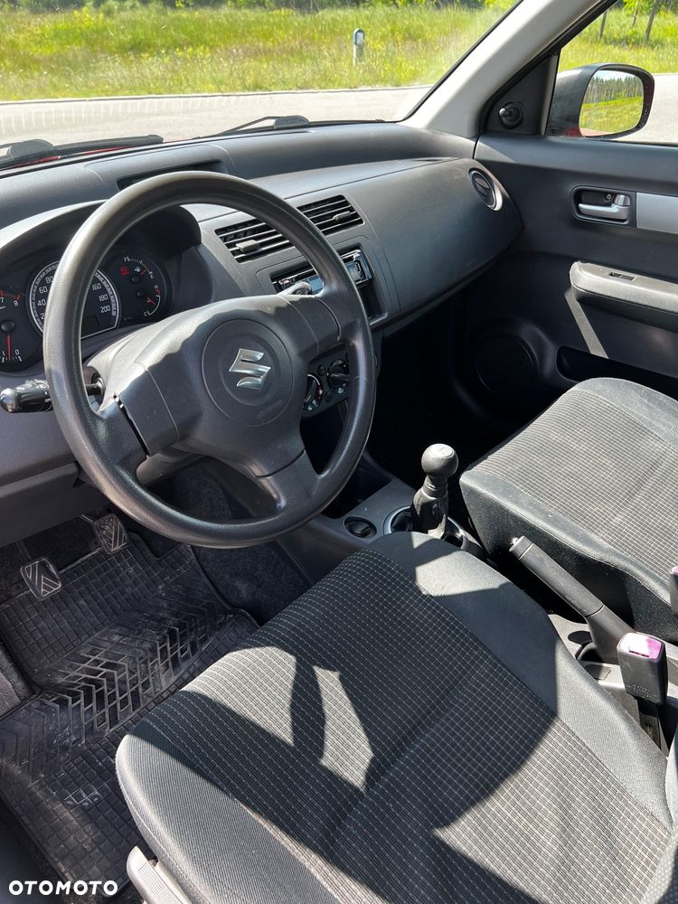 Suzuki Swift - 8