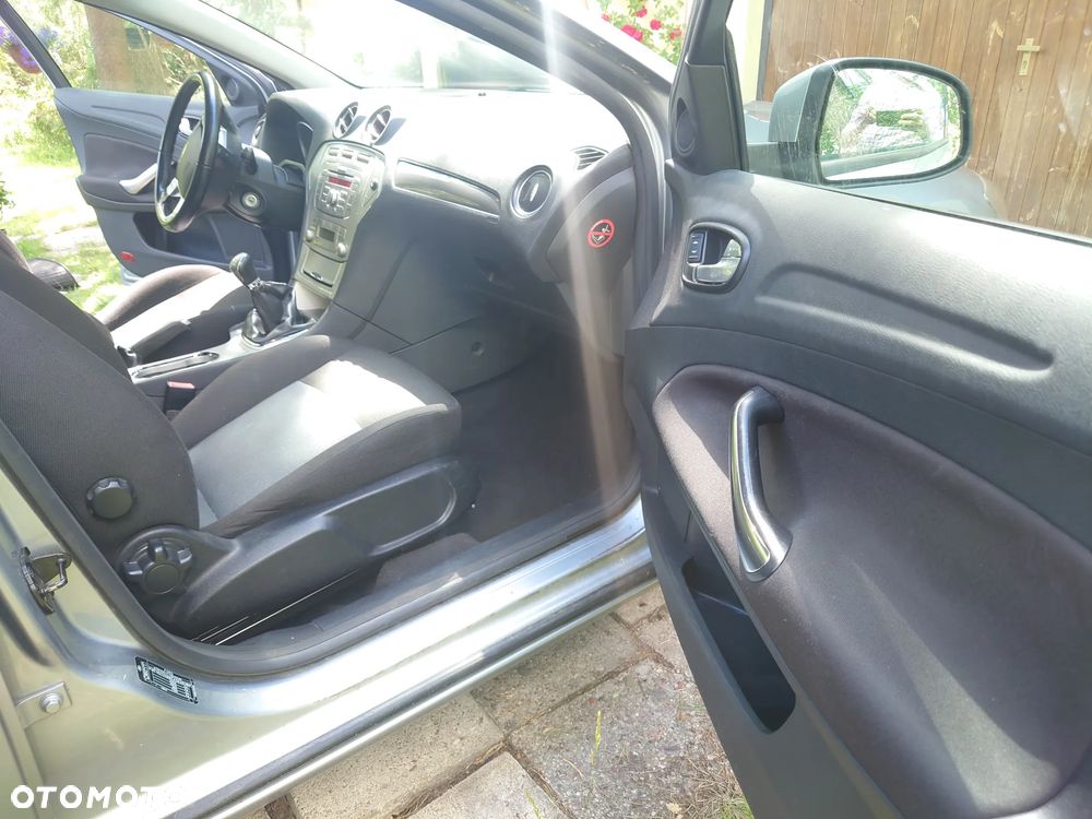 Ford Mondeo - 8