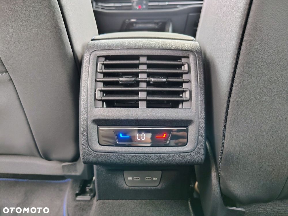 Volkswagen Golf Variant - 28