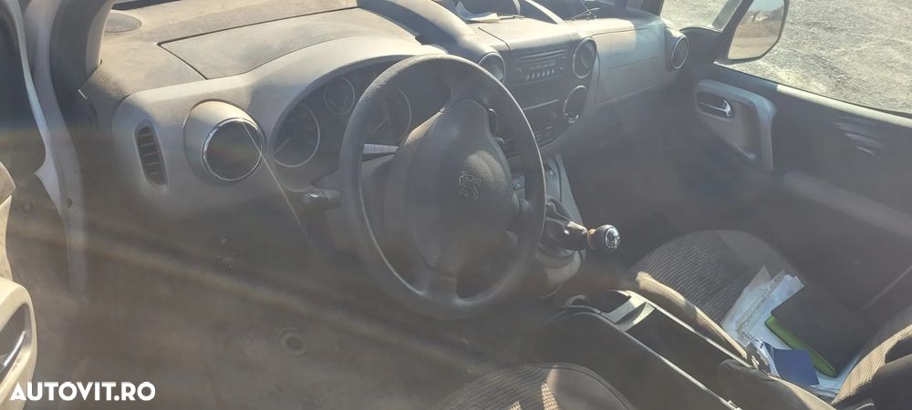 Dezmembrez peugeot partner tepee,1.6l 109cp - 4