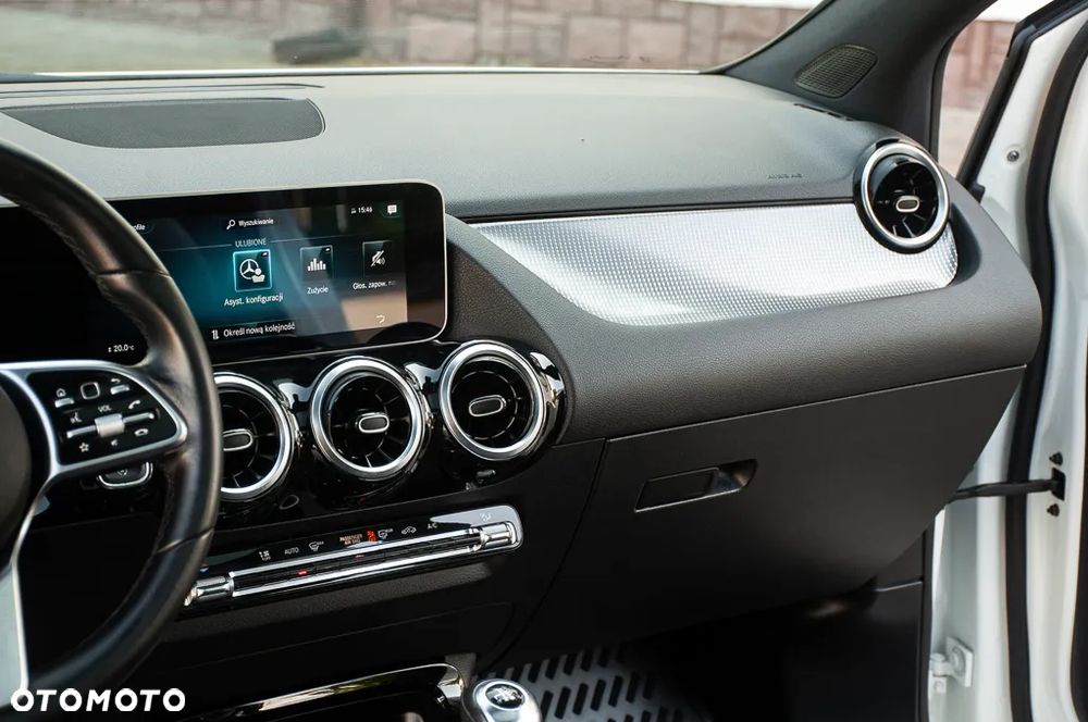 Mercedes-Benz Klasa B 180 Edition 2020 - 33