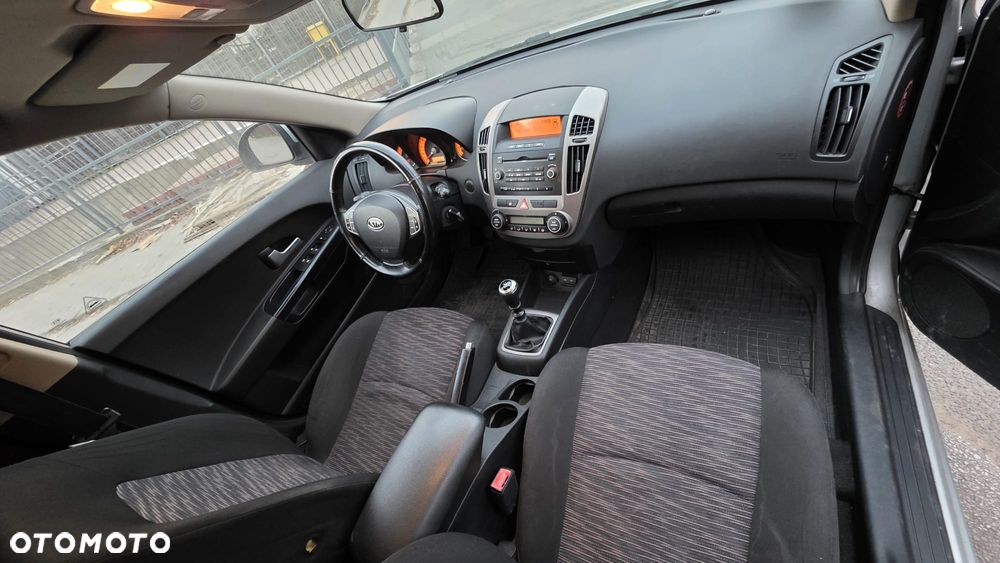 Kia Ceed 1.6 CRDi EX - 19