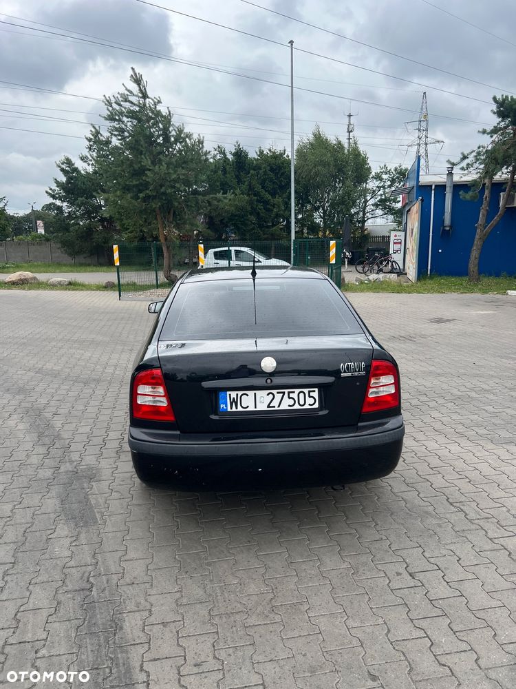 Skoda Octavia 1.6 Tour Classic - 2