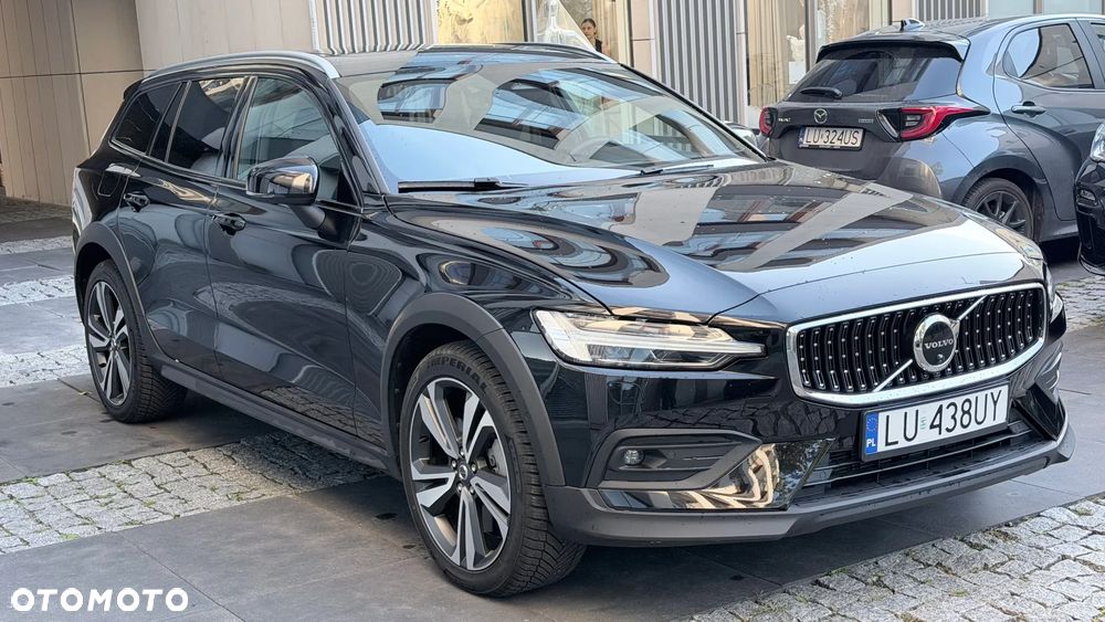 Volvo XC 60 B5 B AWD Plus Bright - 4